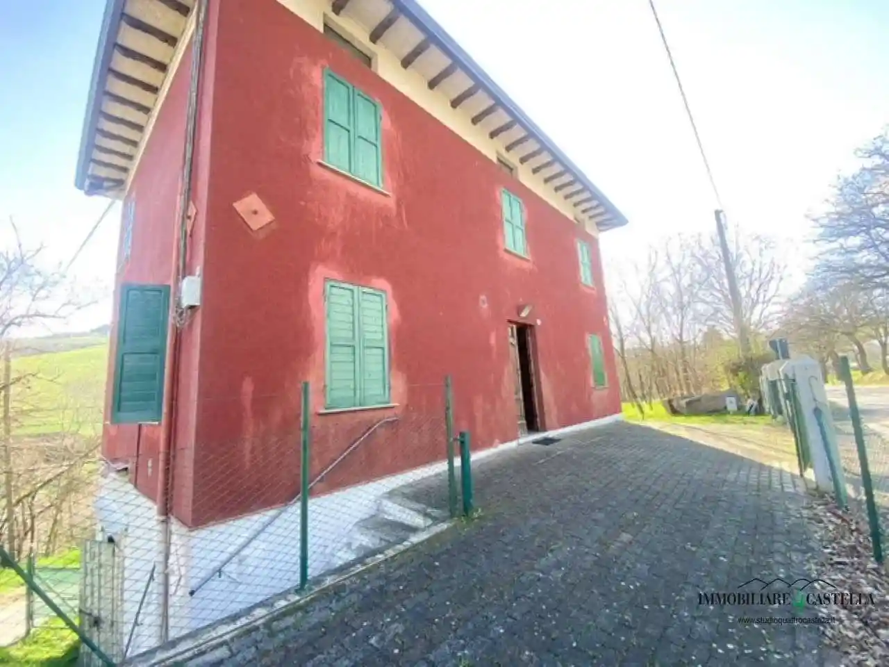 Casa indipendente in vendita a Vezzano sul Crostolo