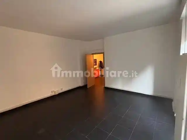 Palazzo - Edificio in Affitto - foto 2