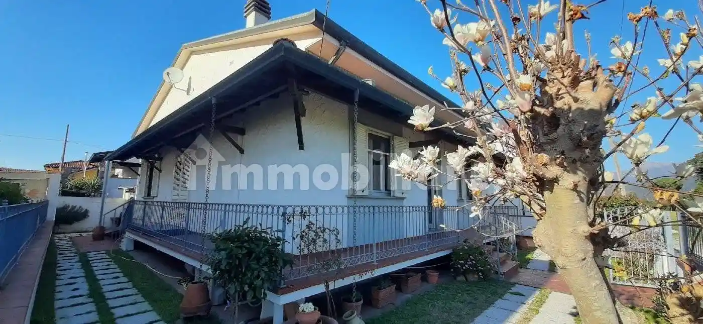 Villa in vendita a Camaiore