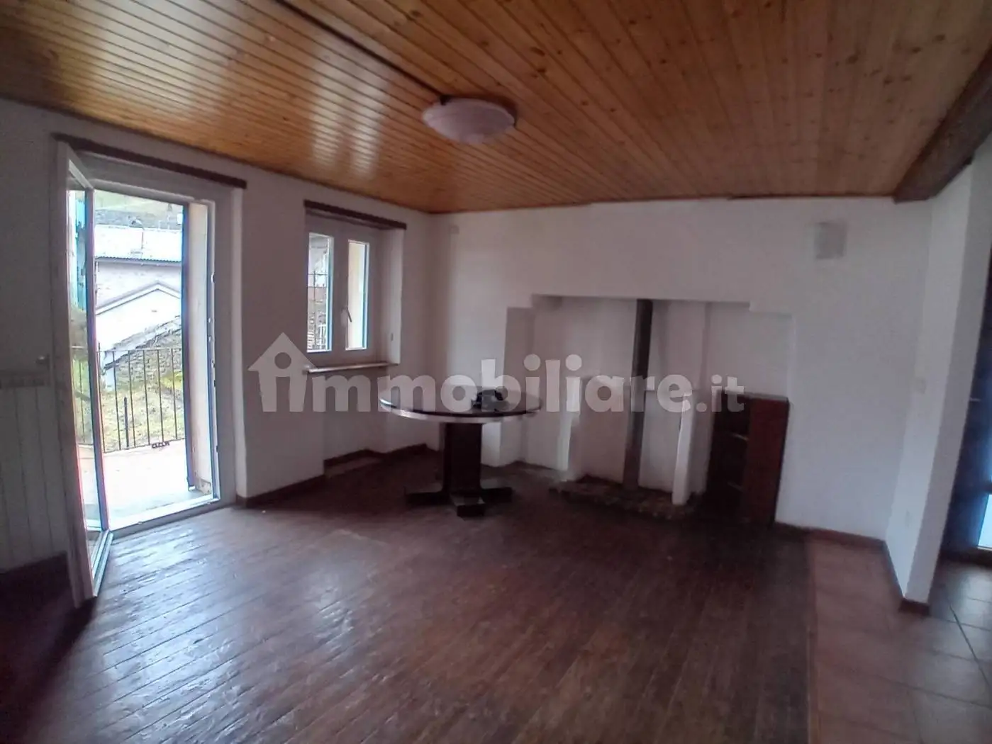 Casa indipendente in vendita a Rasura