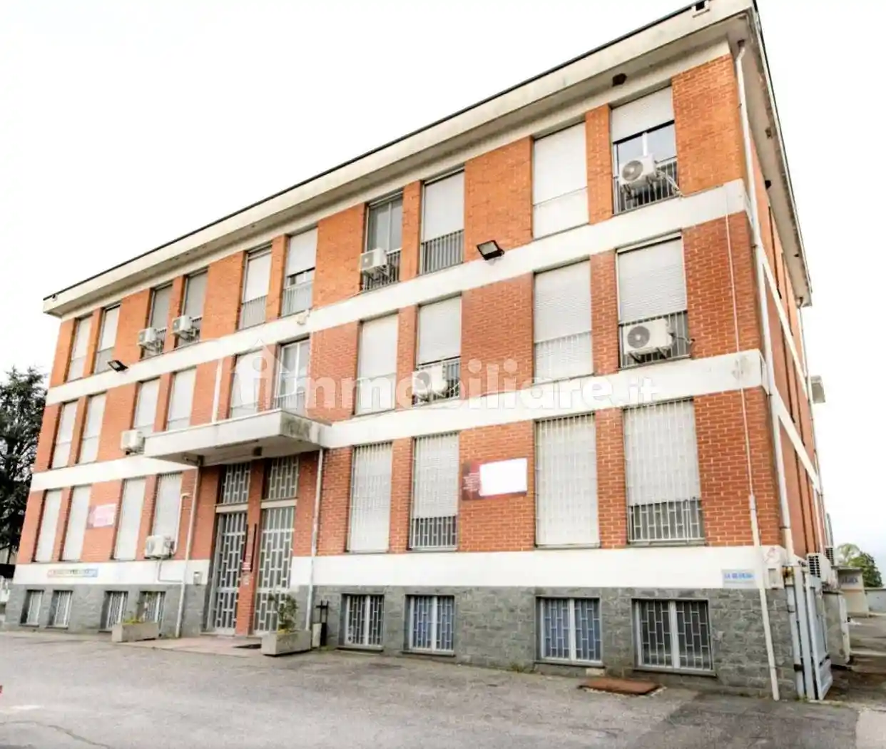 Palazzo - Edificio in vendita a Novara