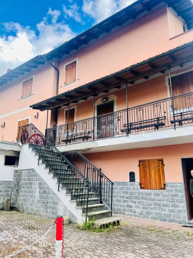 Villa in vendita a Mongiardino Ligure