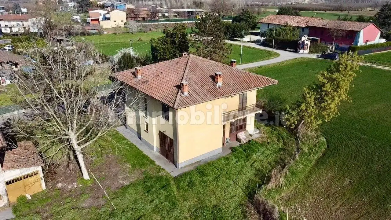 Villa in vendita a Alba