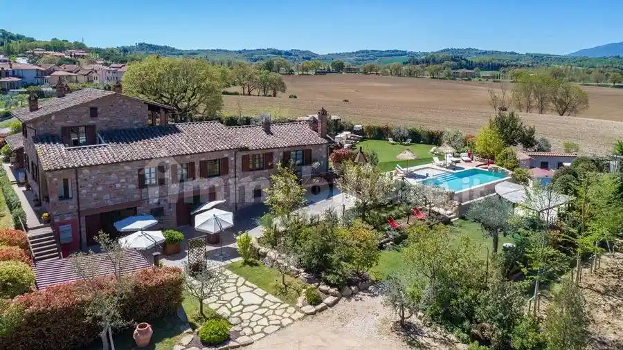 Rustico - Casale in vendita a Città della Pieve