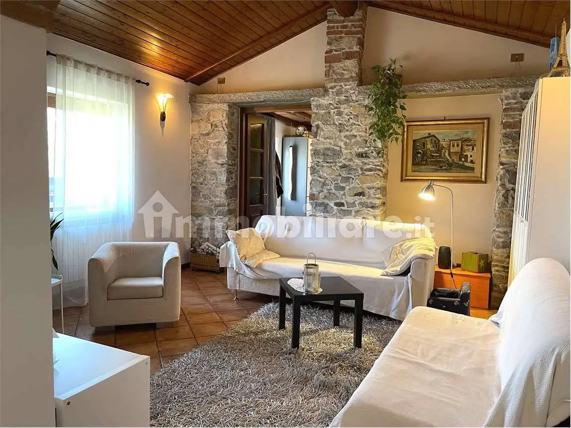 Appartamento in vendita a Azzio