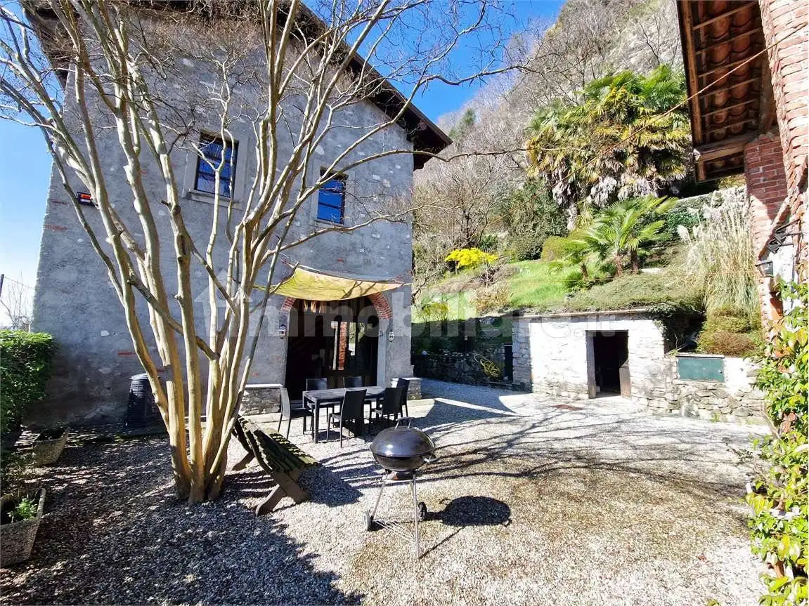 Casa indipendente in vendita a Monvalle