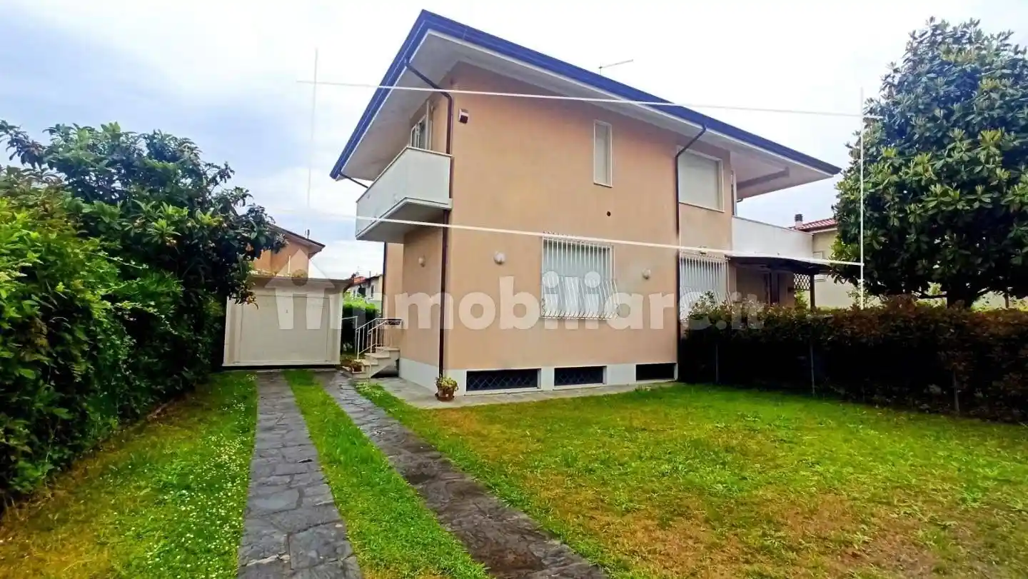 Casa indipendente in vendita a Pietrasanta