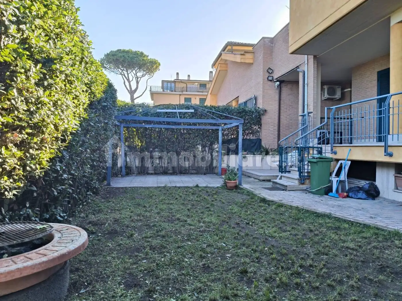Villa plurifamiliare in vendita a Roma