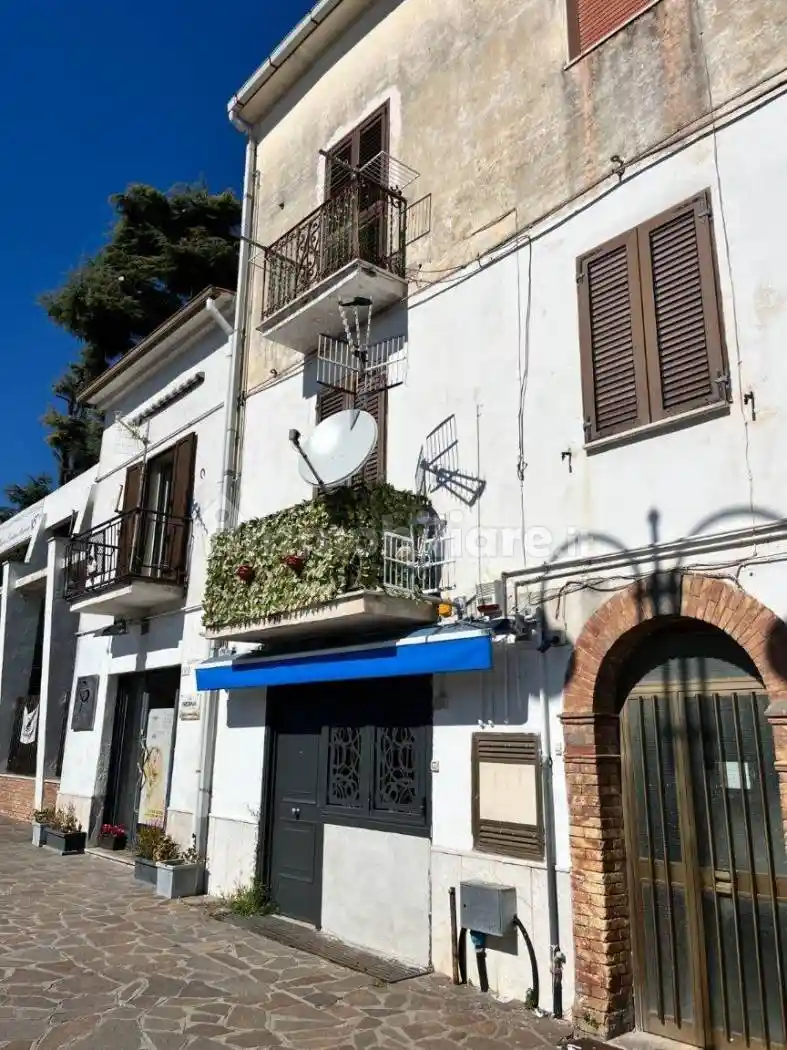 Palazzo - Edificio in vendita a Minturno