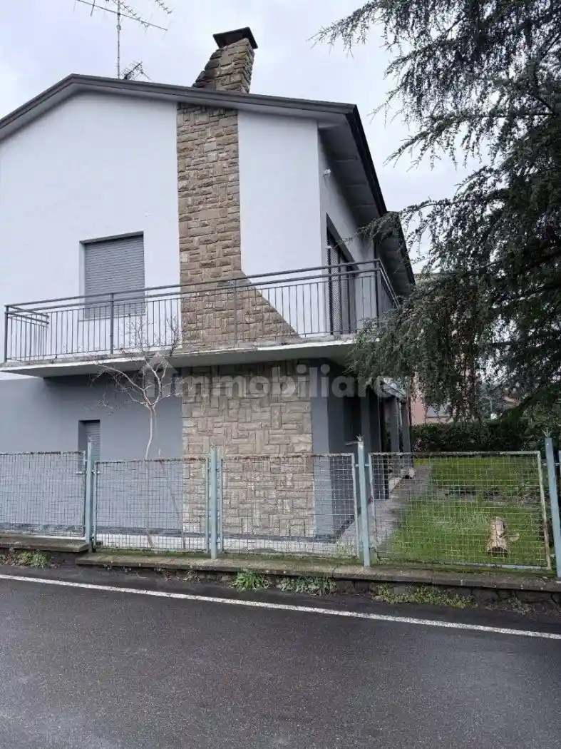 Villa in vendita a Traversetolo