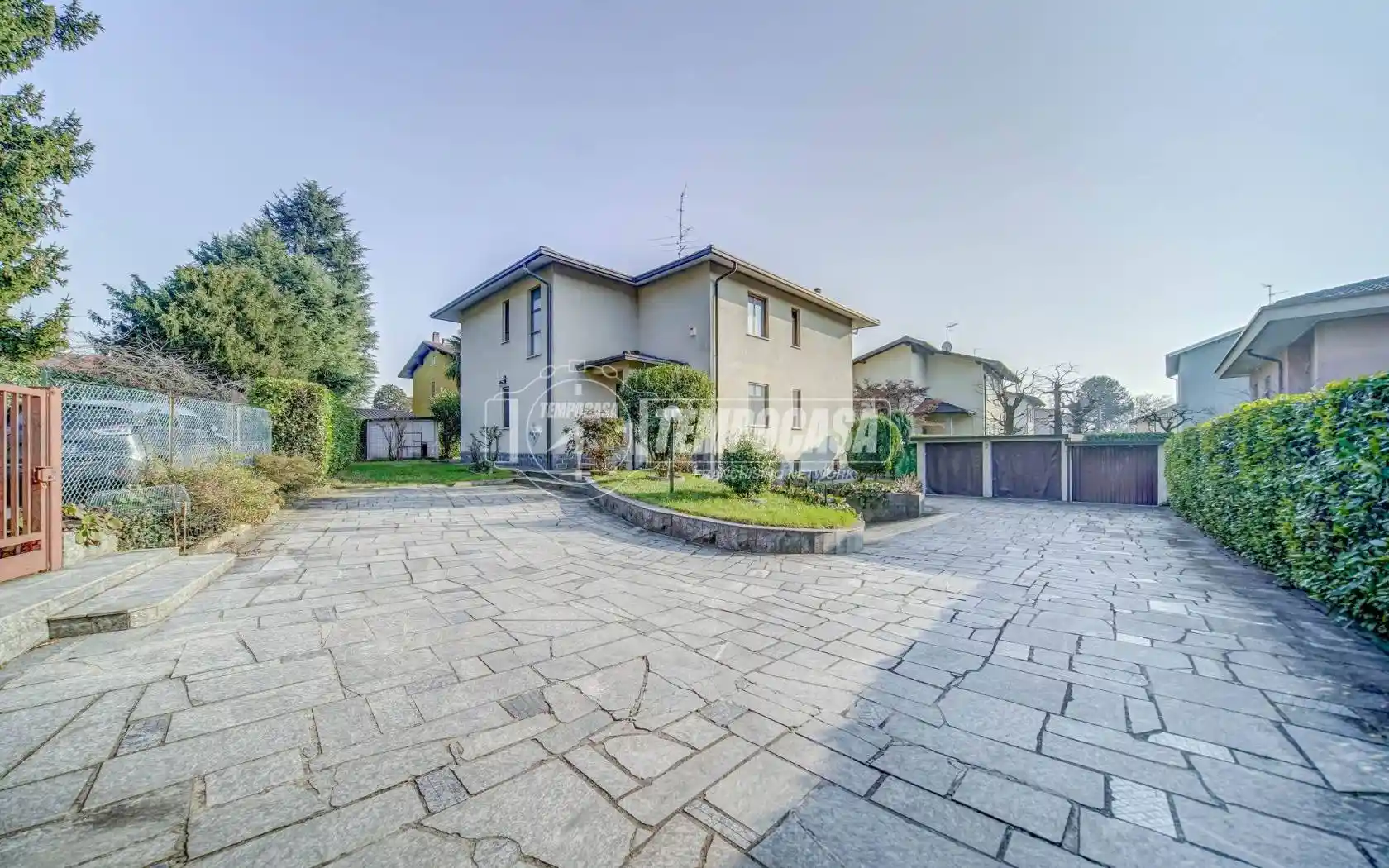 Villa in vendita a Gazzada Schianno