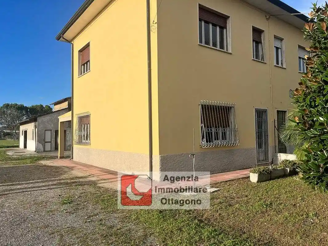 Villa in vendita a Viareggio