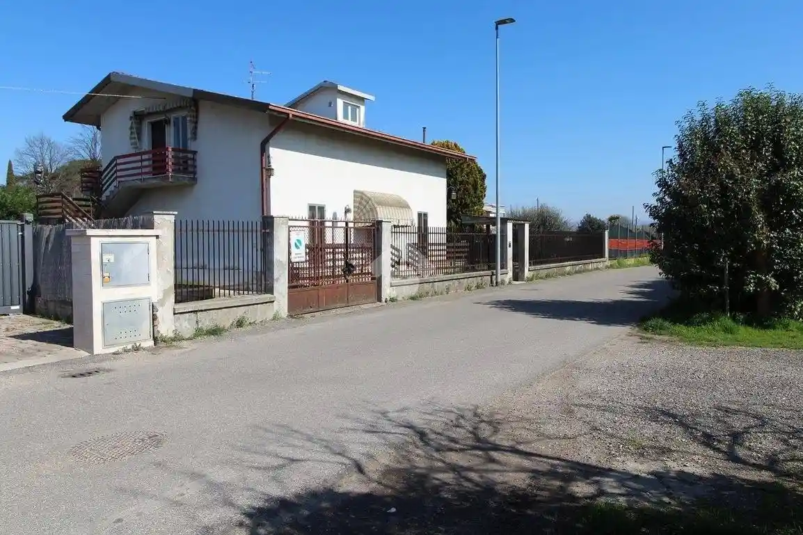 Villa bifamiliare via Mantovana 98/e, Via Mantovana - Dossobuono, Verona - foto 3