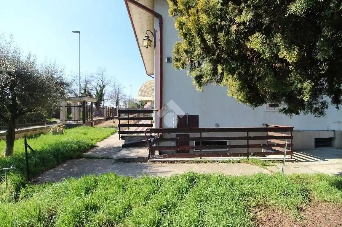 Villa bifamiliare via Mantovana 98/e, Via Mantovana - Dossobuono, Verona - foto 4