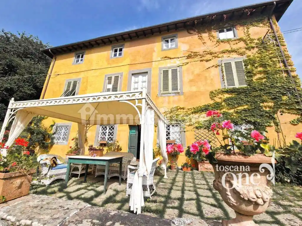 Villa in vendita a Lucca