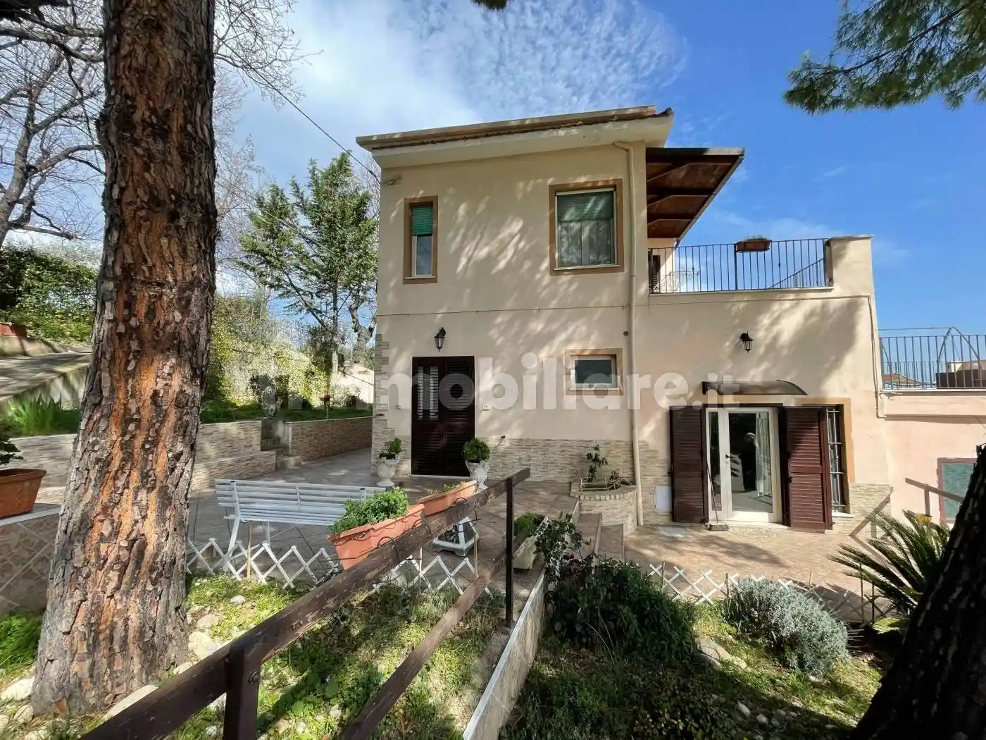 Villa in vendita a Collecorvino