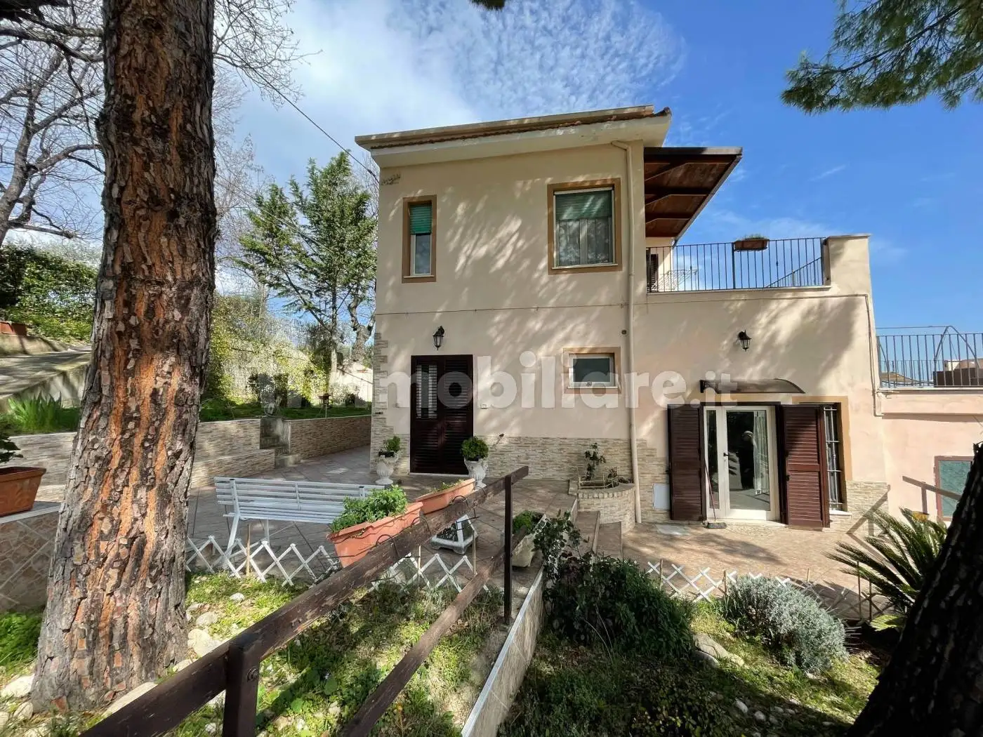 Villa in vendita a Collecorvino