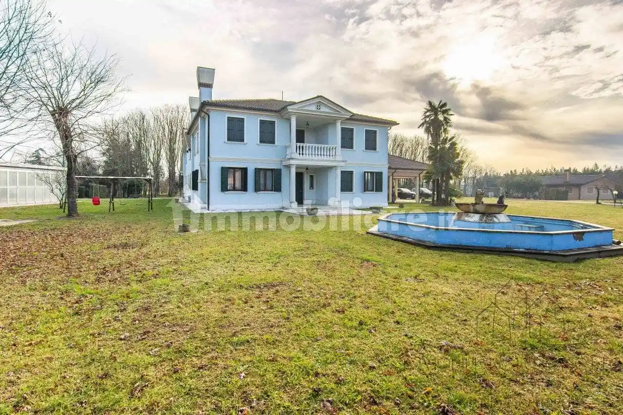 Villa in vendita a Legnaro