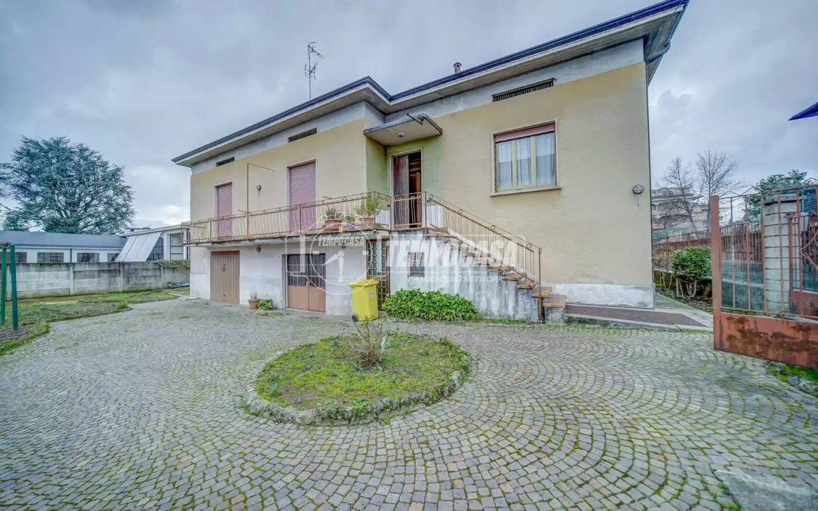 Villa in vendita a Carnago