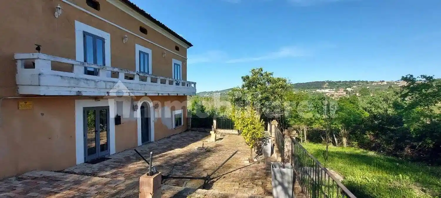 Villa unifamiliare, buono stato, 215 m², Lanciano - foto 2