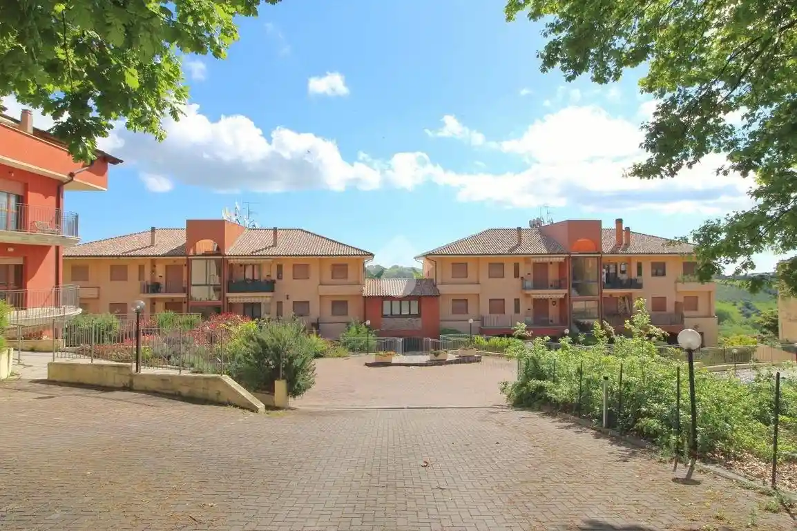 Trilocale Contrada Santarcangelo 20, Centro, Mosciano Sant'Angelo - foto 2