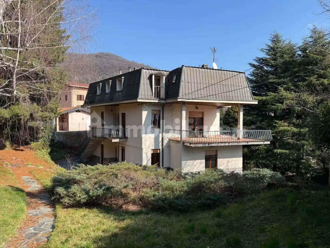 Villa in vendita a Asso