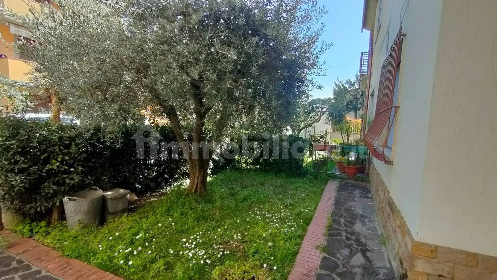 Casa indipendente in vendita a Prato