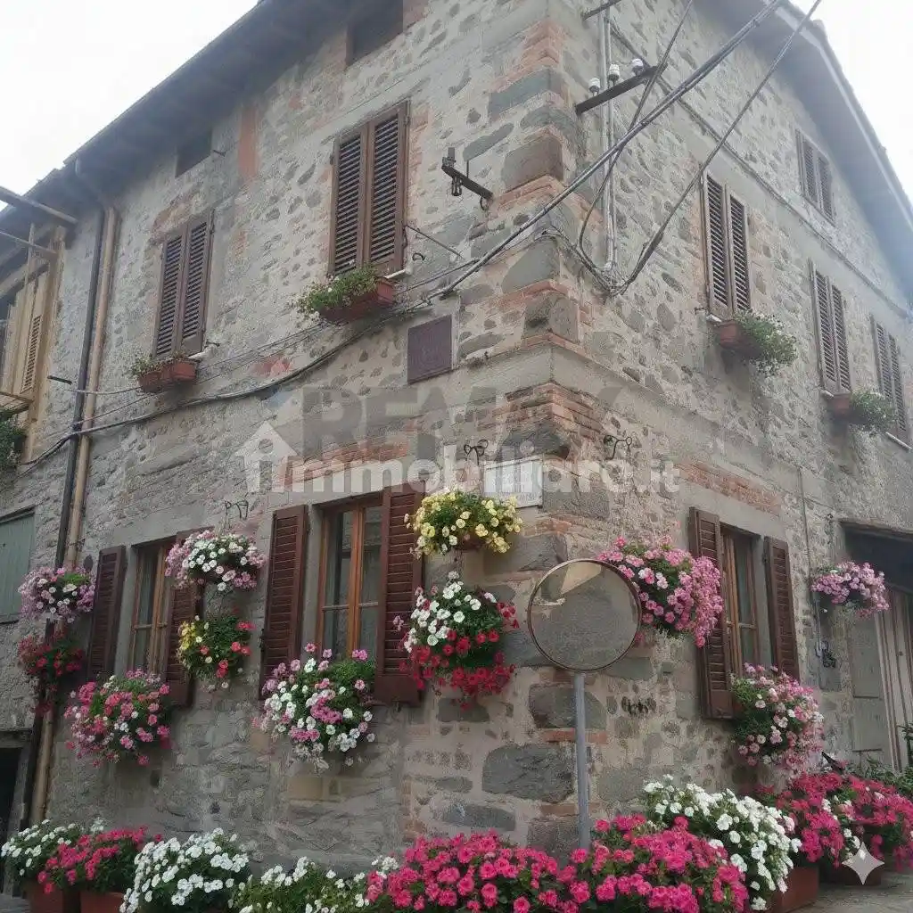 Casa indipendente in vendita a Villa Basilica