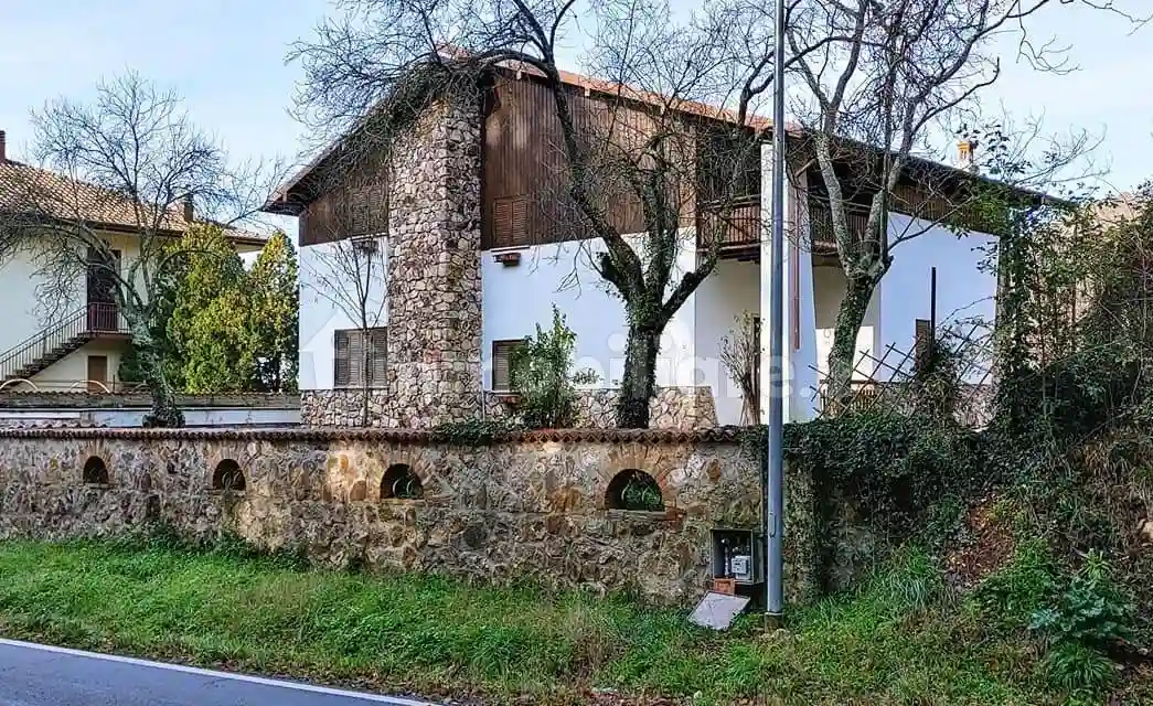 Villa unifamiliare via Claudia Braccianese 28, Allumiere - foto 4