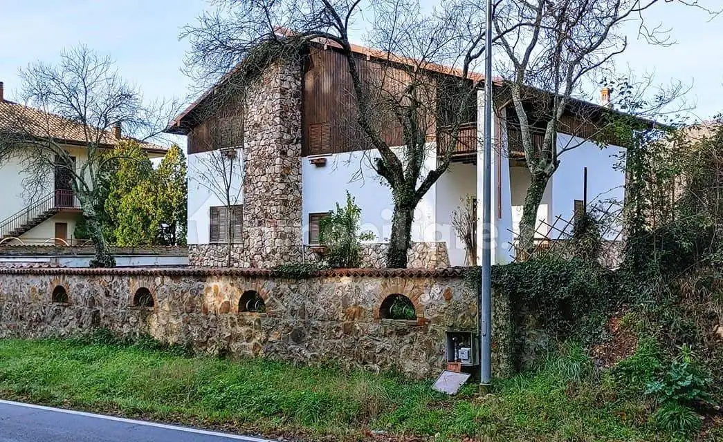 Villa unifamiliare via Claudia Braccianese 28, Allumiere - foto 3