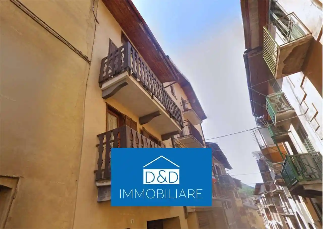 Palazzo - Stabile in vendita a Chiomonte