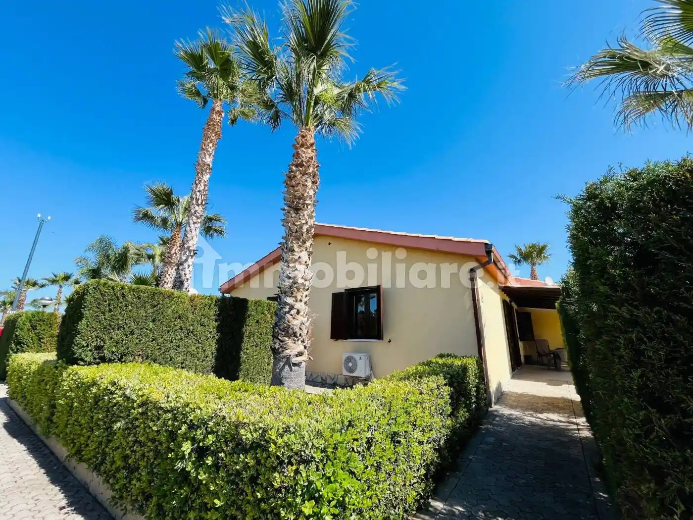 Villa in vendita a Campofelice di Roccella