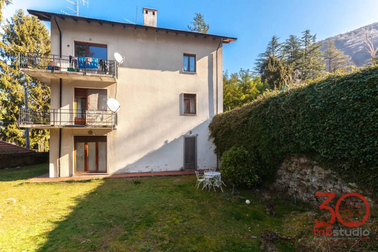 Villa in vendita a Orino