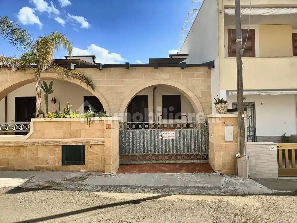 Casa indipendente in vendita a Salve