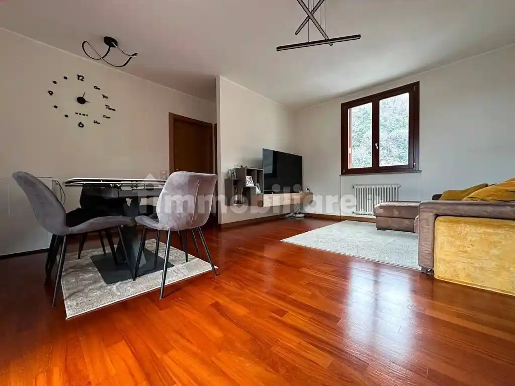 Appartamento in vendita a Canzo