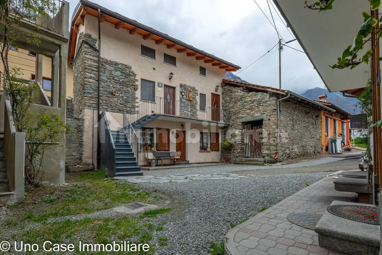 Appartamento in vendita a Issogne