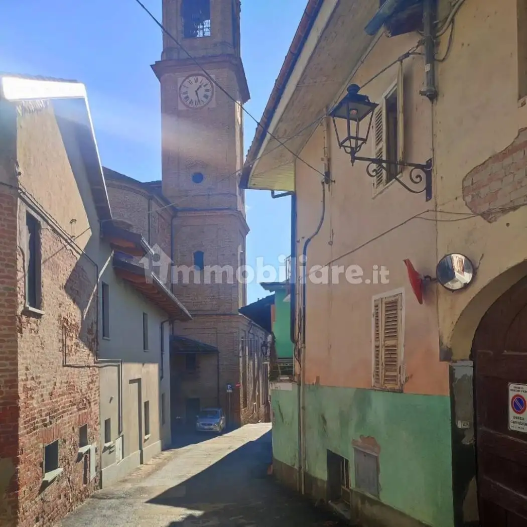 Rustico - Casale in vendita a Corneliano d'Alba