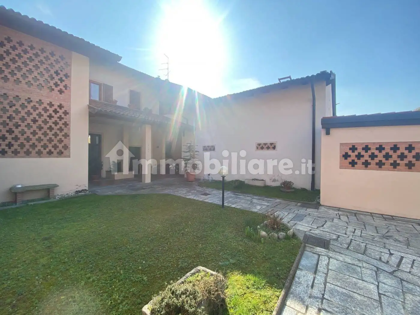 Villa in vendita a Novara