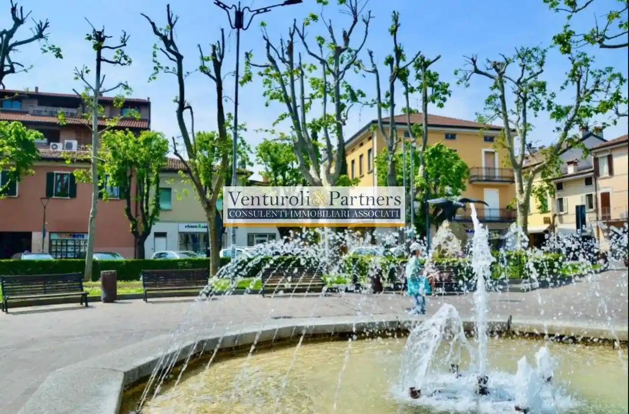 Casa indipendente in vendita a Desenzano del Garda