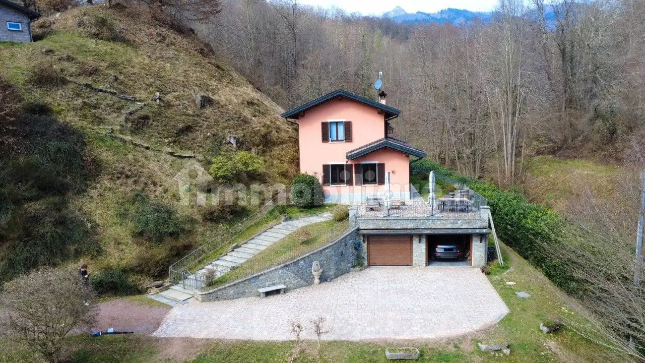 Villa in vendita a Caprile