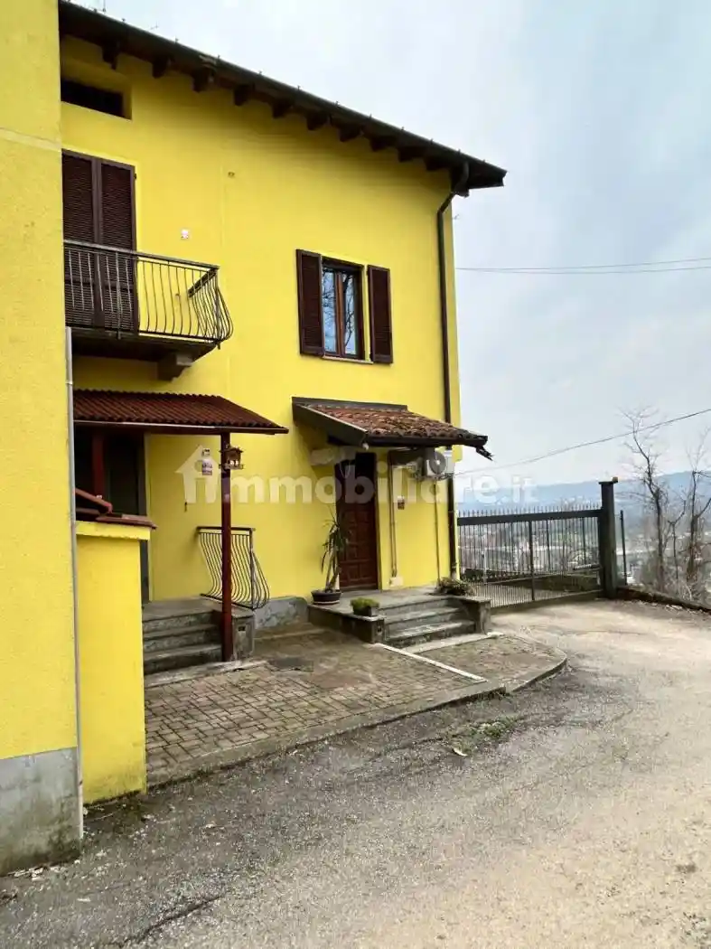 Casa indipendente in vendita a Vedano Olona