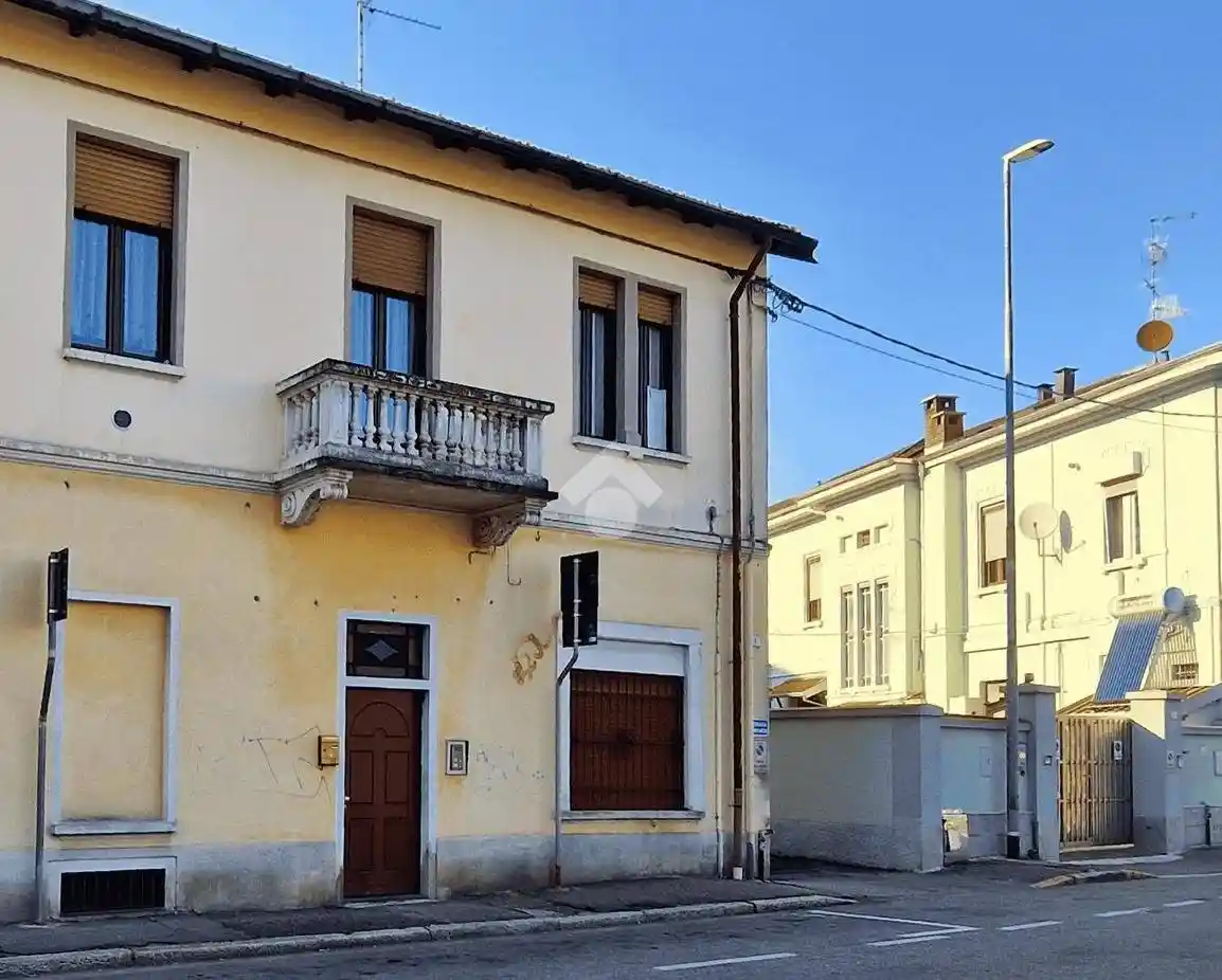Casa indipendente in vendita a Gallarate