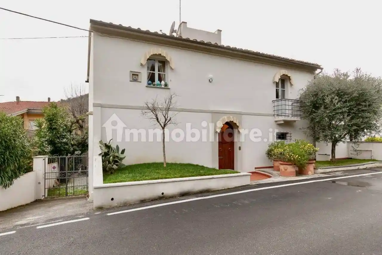 Villa in vendita a San Giuliano Terme