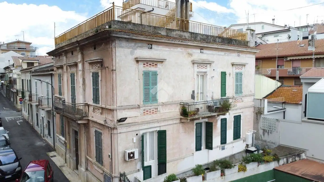 Palazzo - Edificio in vendita a Ortona