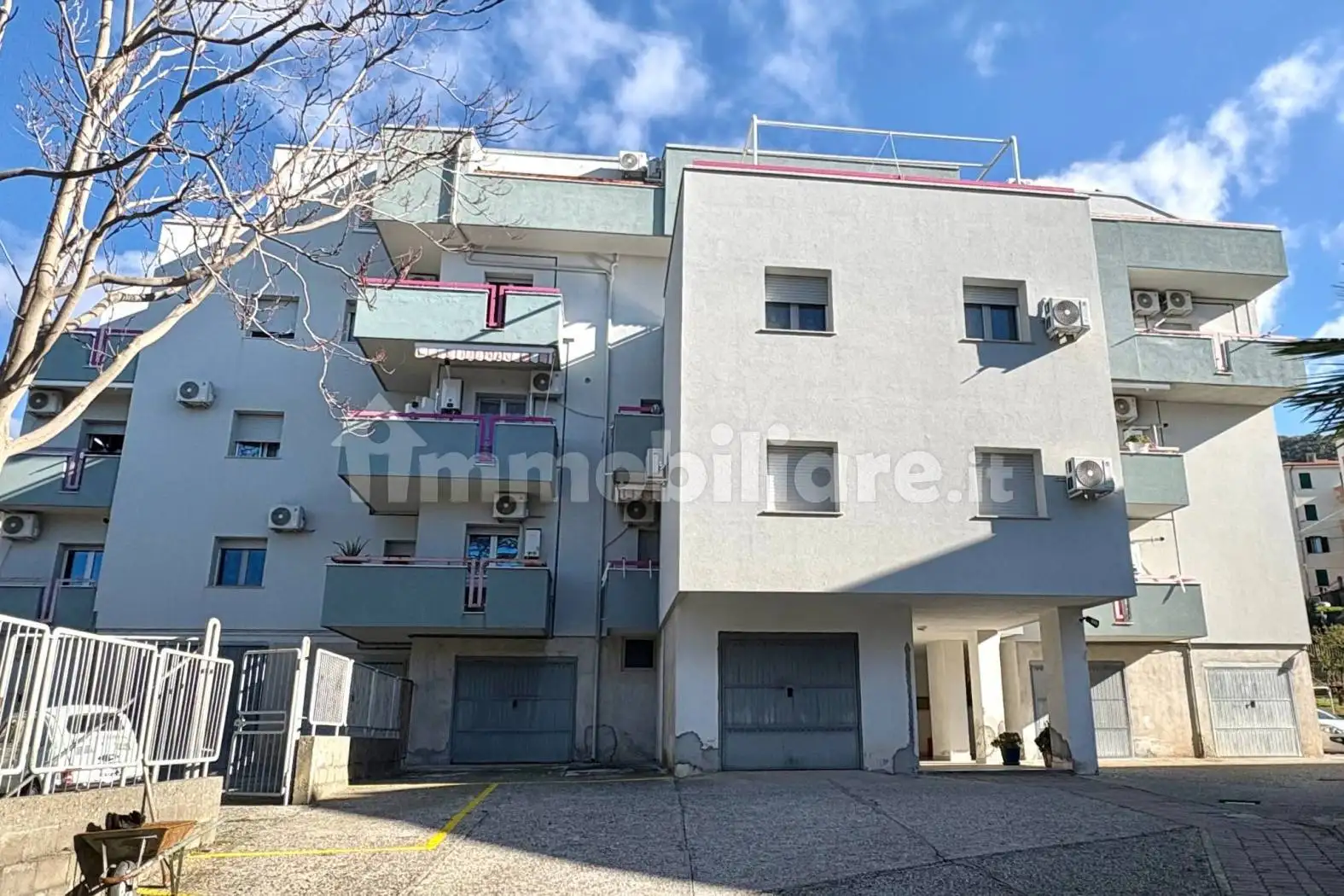 Appartamento in vendita a Paola