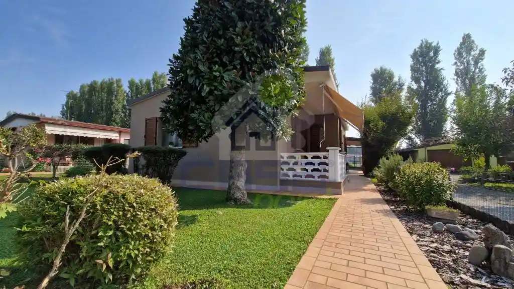 Villa unifamiliare via Volontari Del Sangue, Maristella, Cremona - foto 2