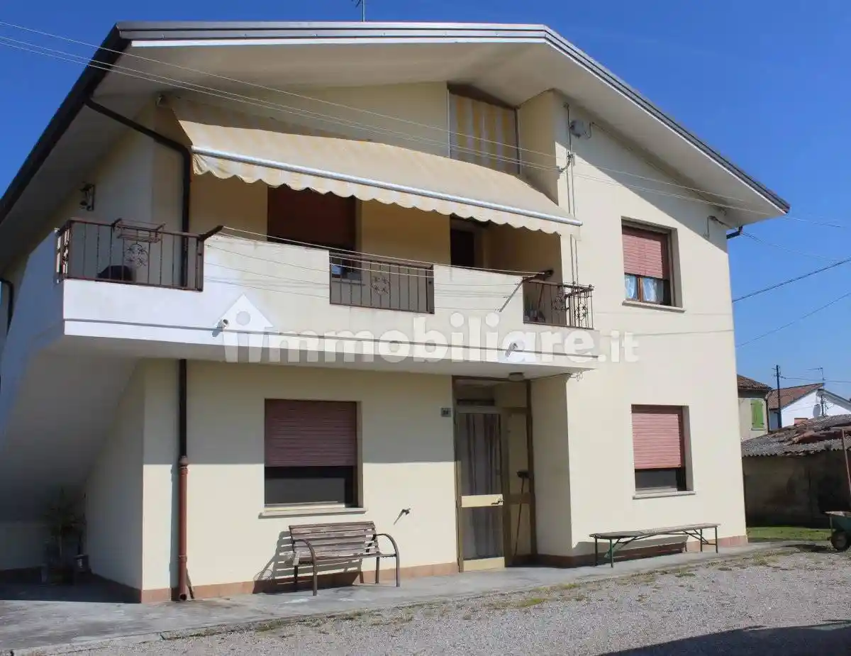 Villa in vendita a Stienta