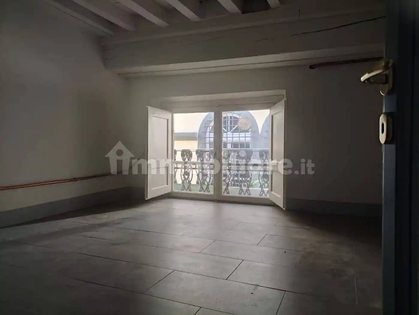 Bilocale piazza dei Servi 1, Piazza Anfiteatro - Torre Guinigi, Lucca - foto 2