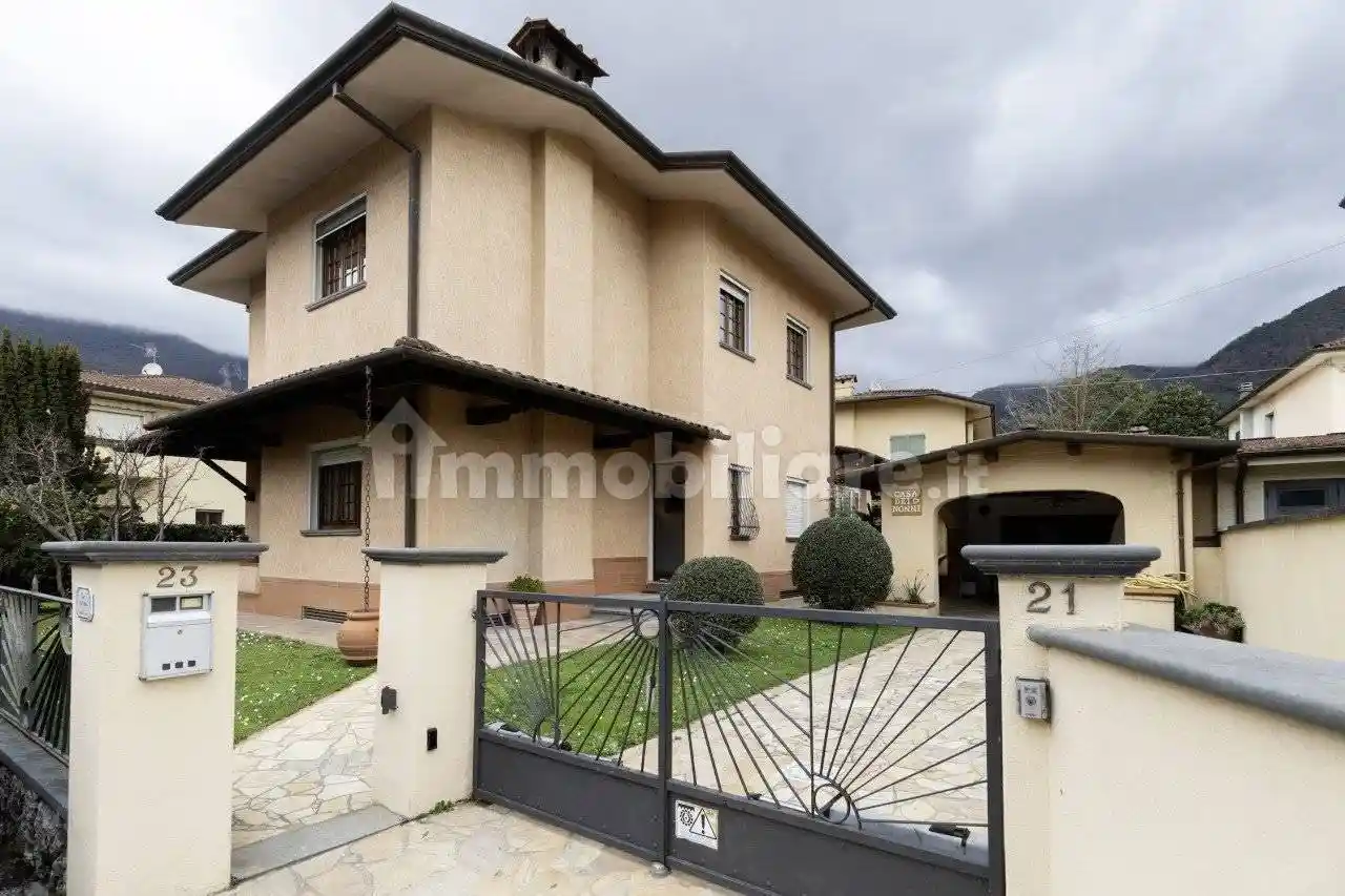 Villa in vendita a Camaiore