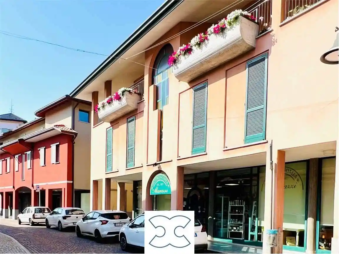 Palazzo - Edificio in vendita a Fagnano Olona